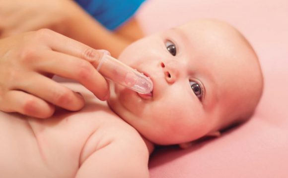 ¿Cómo limpiar las encías de tu bebé?