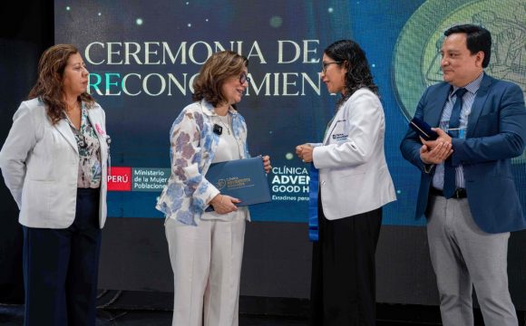 2} Ministerio de la Mujer reconoce a la Clínica Adventista Good Hope por salvar la vida de una recién nacida en situación de abandono